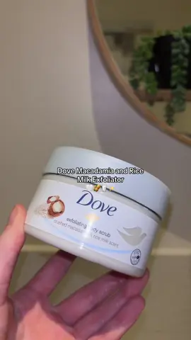 Have you tried this & what are your thoughts 🤍🫧 This smells absolutely insane!!! You neeeed to try it just for the smell 🤩 @Dove Beauty & Personal Care #dove #bodycare #beauty #skincareroutine #ugc #ugccontentcreator #ugccreator #fyy #fyp #beautylover #ugcexample #review 