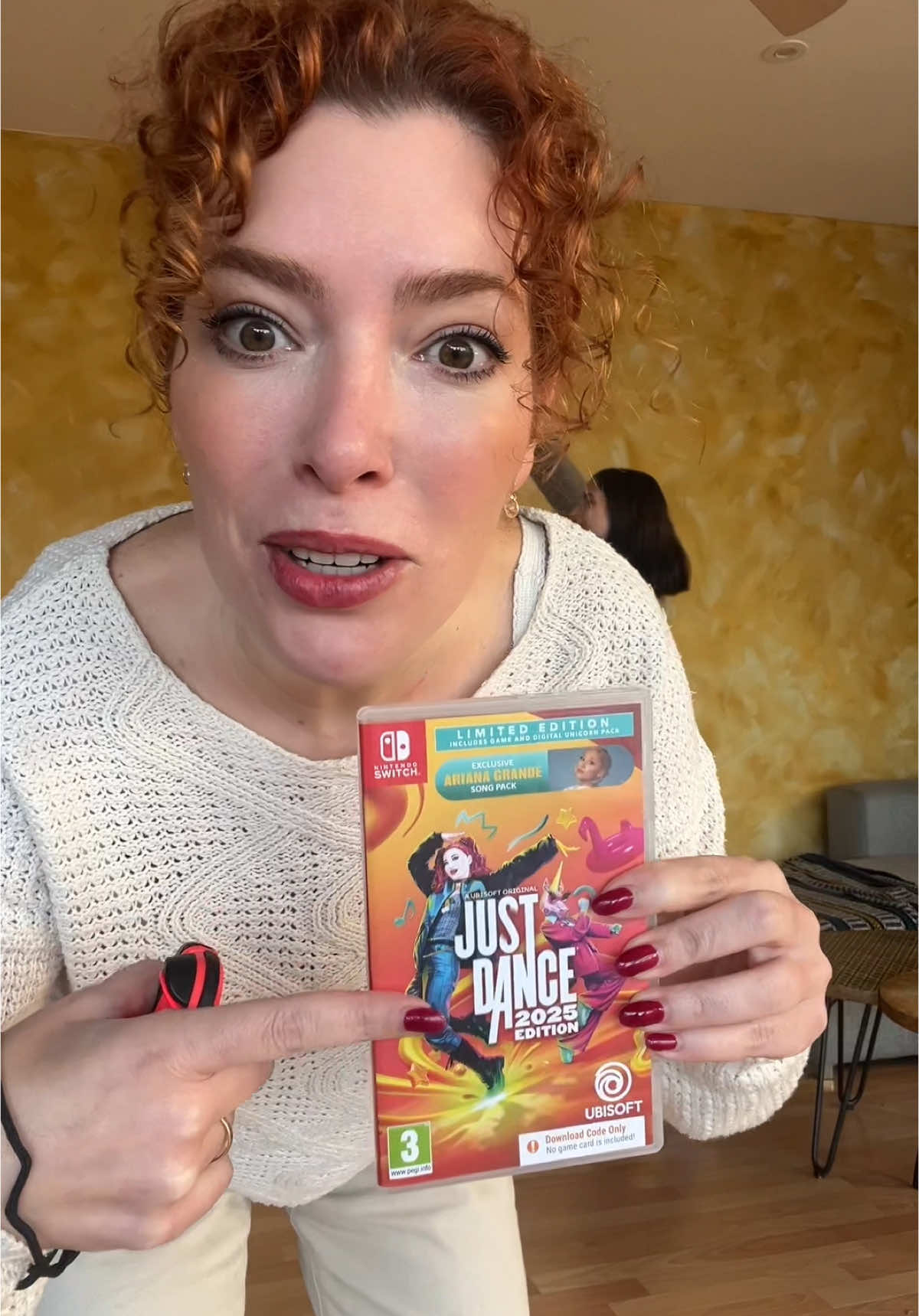 Si algo puede mejorar aún más las Navidades es más juegos para divertirse en familia mientras bajas las comilonas que se vienen!! Nada mejor para mí que #JustDance 💃✨ y que te quiten lo bailado 😋 Ahora lo tienes por menos de 30€, es un regalazo🥰