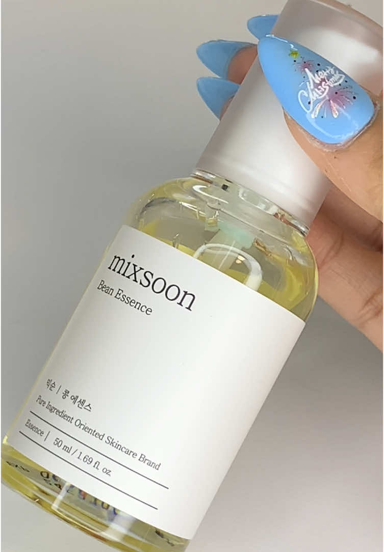 Get glowy skin with a dewy finish using Mixsoon Bean Essence @Mixsoon US Official  #mixsoon #mixsoonbeanessence #beanessence #trendingproducts #viralskincare #holidayhaul #kbeauty #koreanskincare #koreanbeauty #koreanskincareproducts #koreanskincareroutine #SkinCare101 #skincarecheck #fypシ゚viral🖤tiktok☆♡🦋myvideo #trend #influencer #beautyinfluencer #contentcreator #ugccreator #skincarereviews 