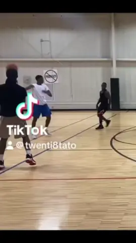 Somebody saud my shot ugly all i see is the rock going in 😂😂can’t be worse than old school #shooter #fypppppppppp #basketballplayer #buckets #hooper #hoopers #baller #bucketgetter 