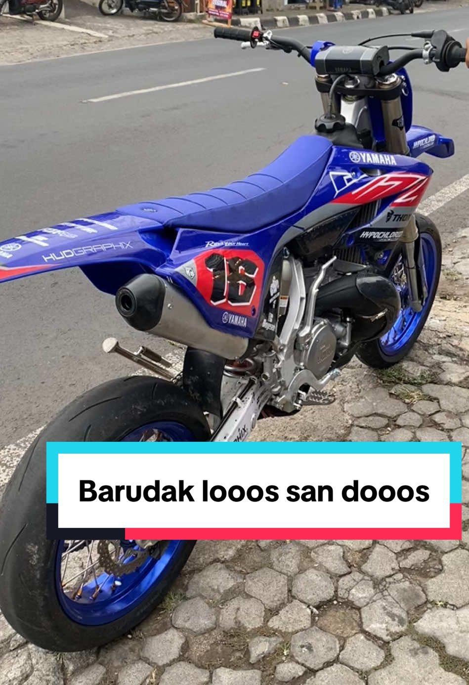 Virus barudak loos san dooos #mygarageshop #lossantos #barudak #barudaklossantos🏴‍☠️ #birunyacinta #yz125 #yz125x #yz250x #yamahayz #yamahayz125 #yamahayz125x #yamahayz250x #supermoto #supermotoindonesia #2strokeindonesia #mostly2stroke #2stroke #2strokepower