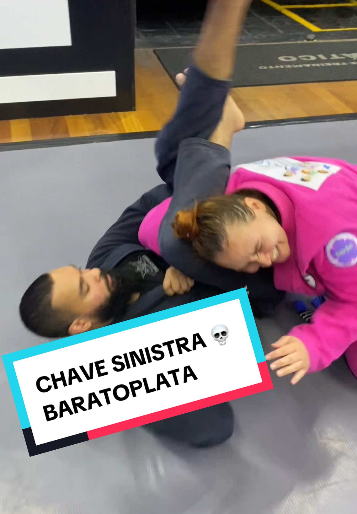 🥋💀 Variação da chave de braço baratoplata, uma chave que pega forte e machuca muitoooo.  #jiujits #jiujitsulifestyle #bjj #brazilianjiujitsu #lutalivre #baratoplata #tetrisbjj 