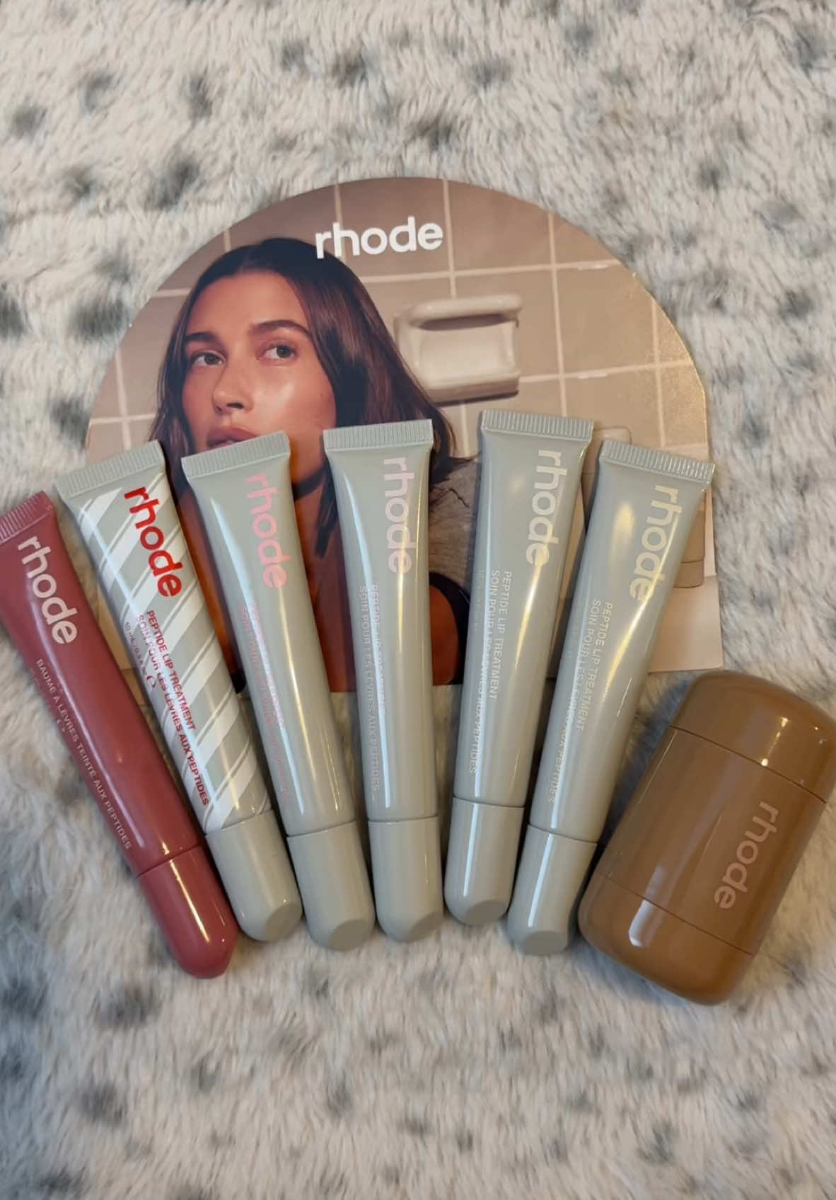 Unbox my @rhode skin with me :D #rhodeskin #beauty #makeup #teamwork #fyp #lip #blush #skincare 