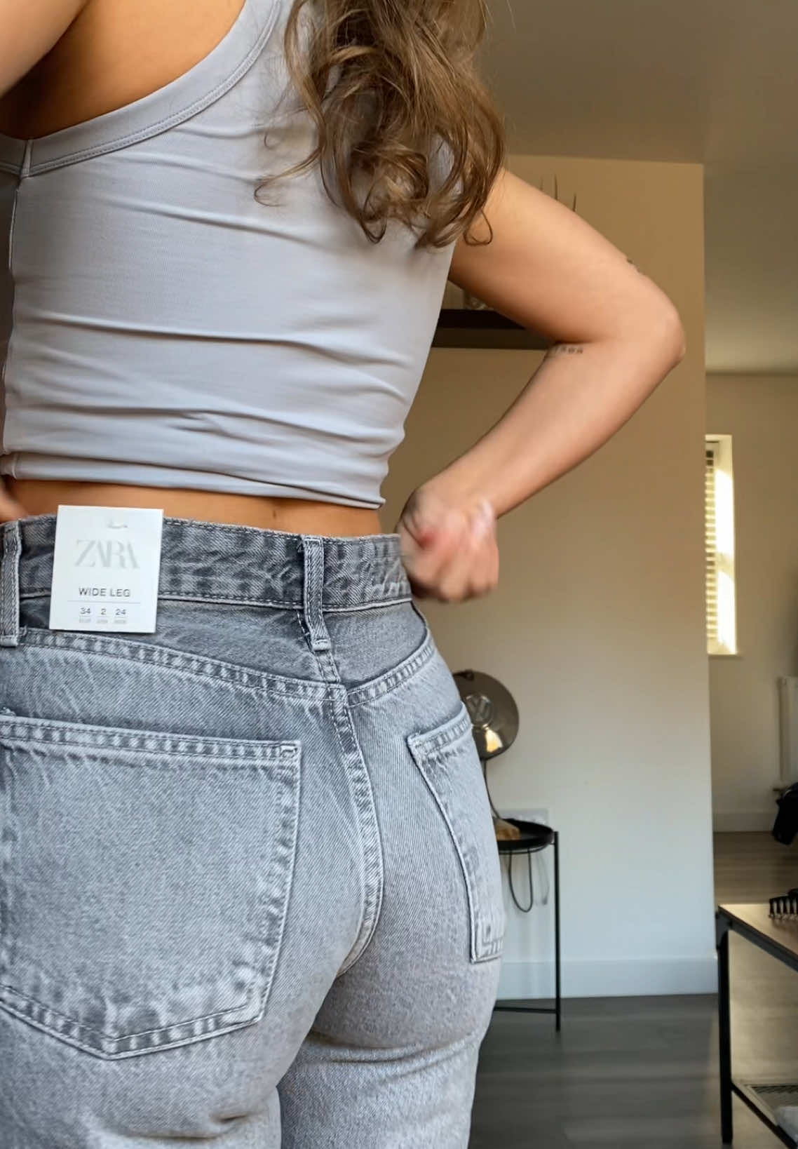 Zara jeans, i love them! TRF wide leg mid waist jean in light grey. I am 5”4 and got a size 6 for reference #zara #zarajeans #zaratrf 