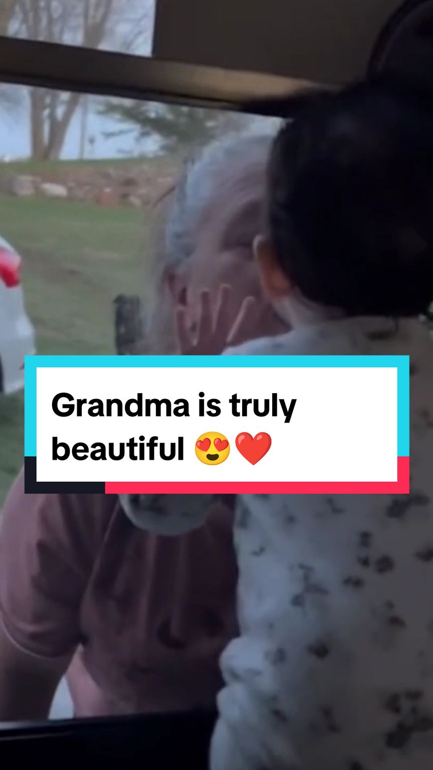 Wholesome moments kids and their grandparents 😍  #baby #babytiktok #babylove #cutebaby #babiesoftiktok #toddler #toddlersoftiktok #kid #kidsoftiktok #grandma #grandpa #grandparents #reunion #reunited #wholesome #heartwarming #hearttouching #fyp #foryoupage 