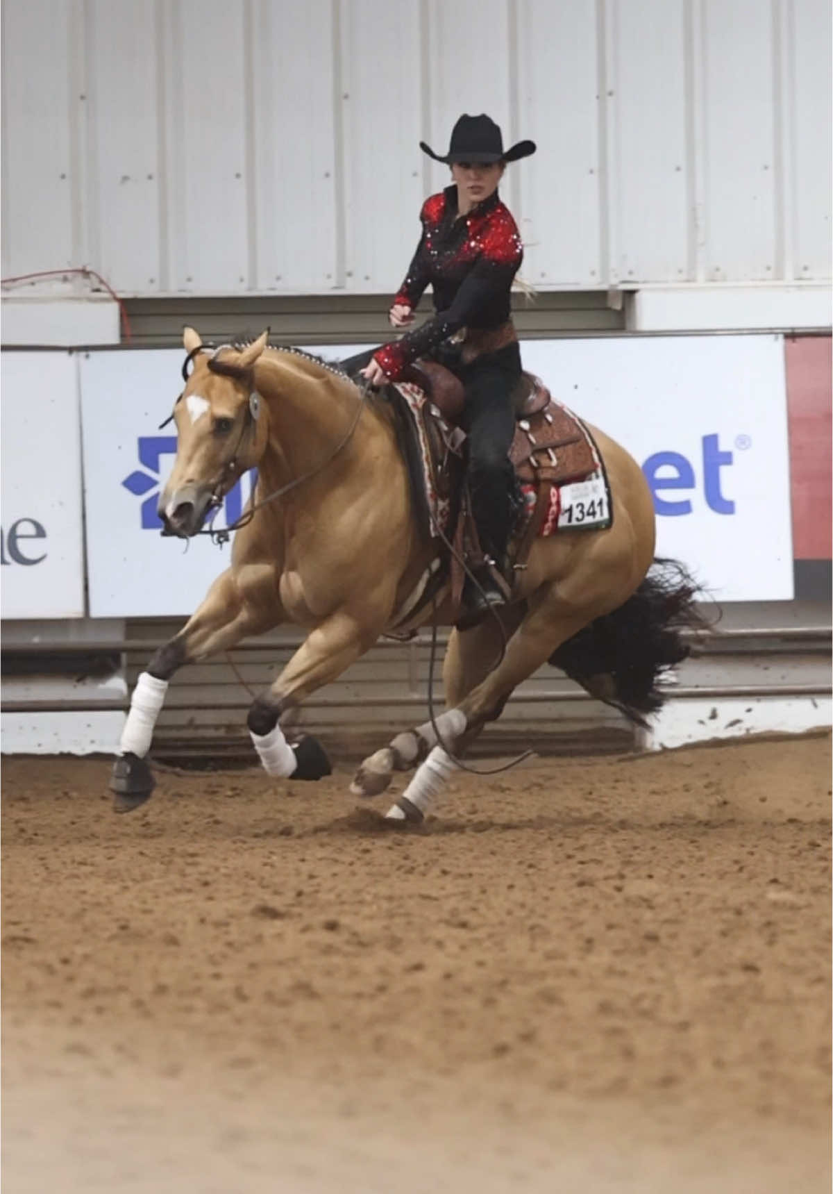 Top 10 NAAC on Spooks Golden Tune in the Limited Non Pro and Y14-18 #reining #reininghorses #reininghorse #nrha #nrhafuturity 