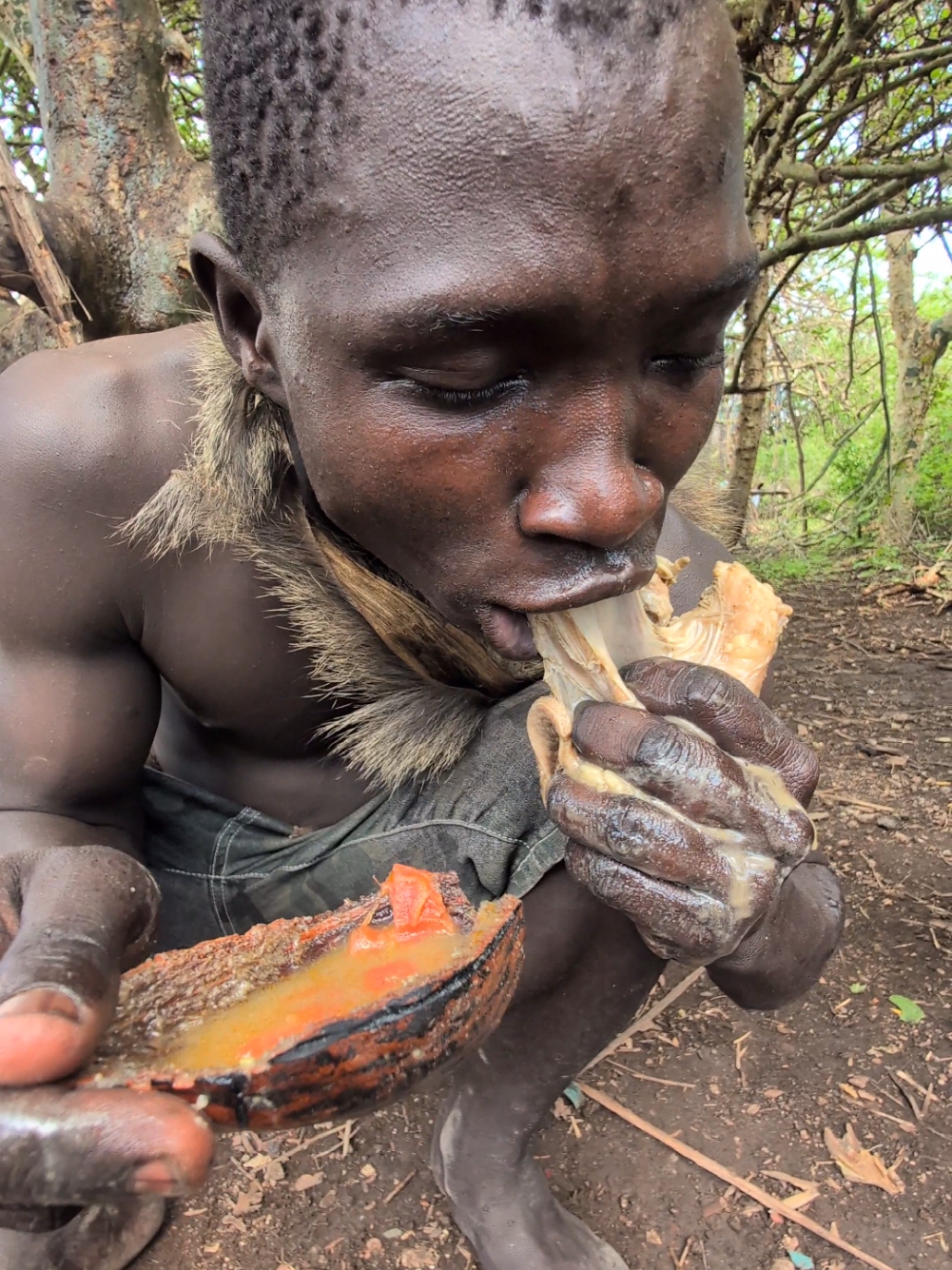 Wow,,😋 it's incredible breakfast Meals, See hadza enjoy favorite meal, So delicious food#Culture#bushmen#tradition