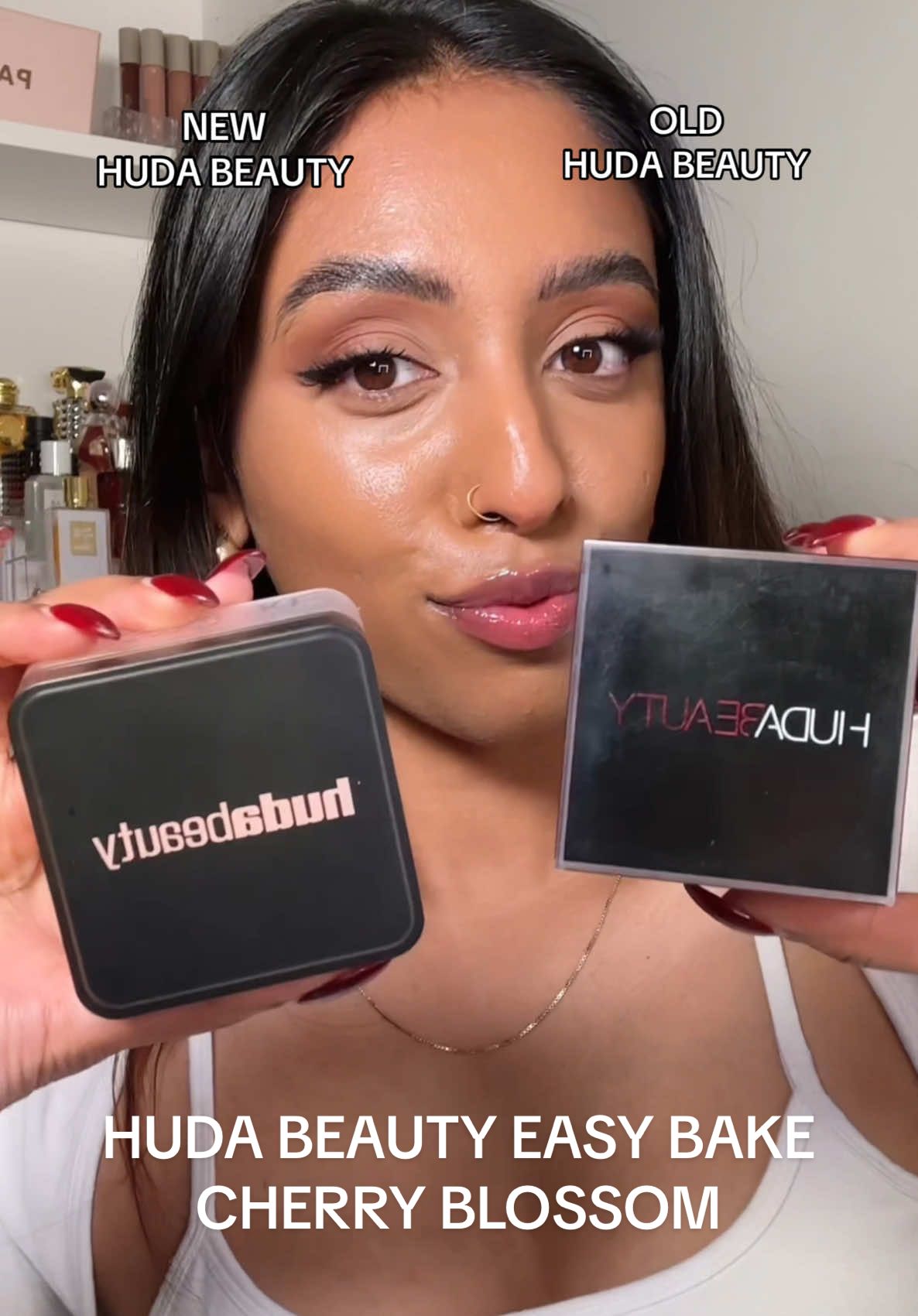 NEW VS OLD HUDA BEAUTY 💗🖤 do you guys see a difference?! #hudabeauty #hudaeasybake #hudabeautypowder #pinkpowder #cherryblossom #easybakepowder #settingpowder #powderreview #makeup #makeupreview #makeuptok #makeupover30 #brownskin #BeautyReview #fyp 