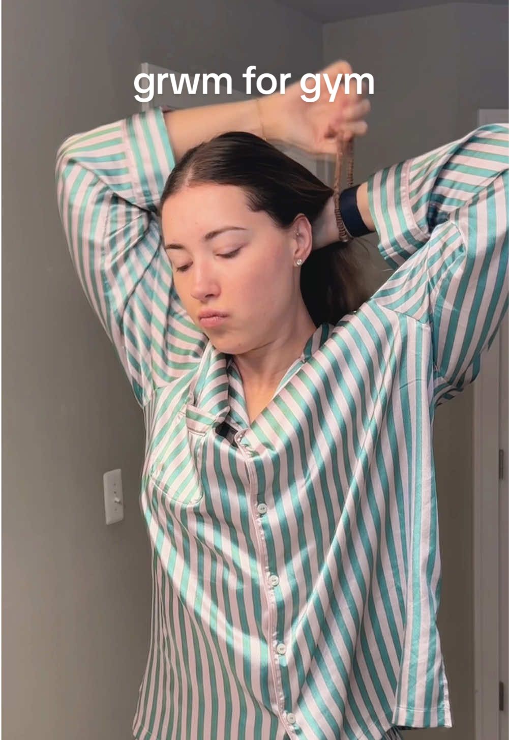 get ready with me for the gym! Been loving my morning routine lately, and feeling so refreshed after. #grwm #GymTok #balancedlifestyle 