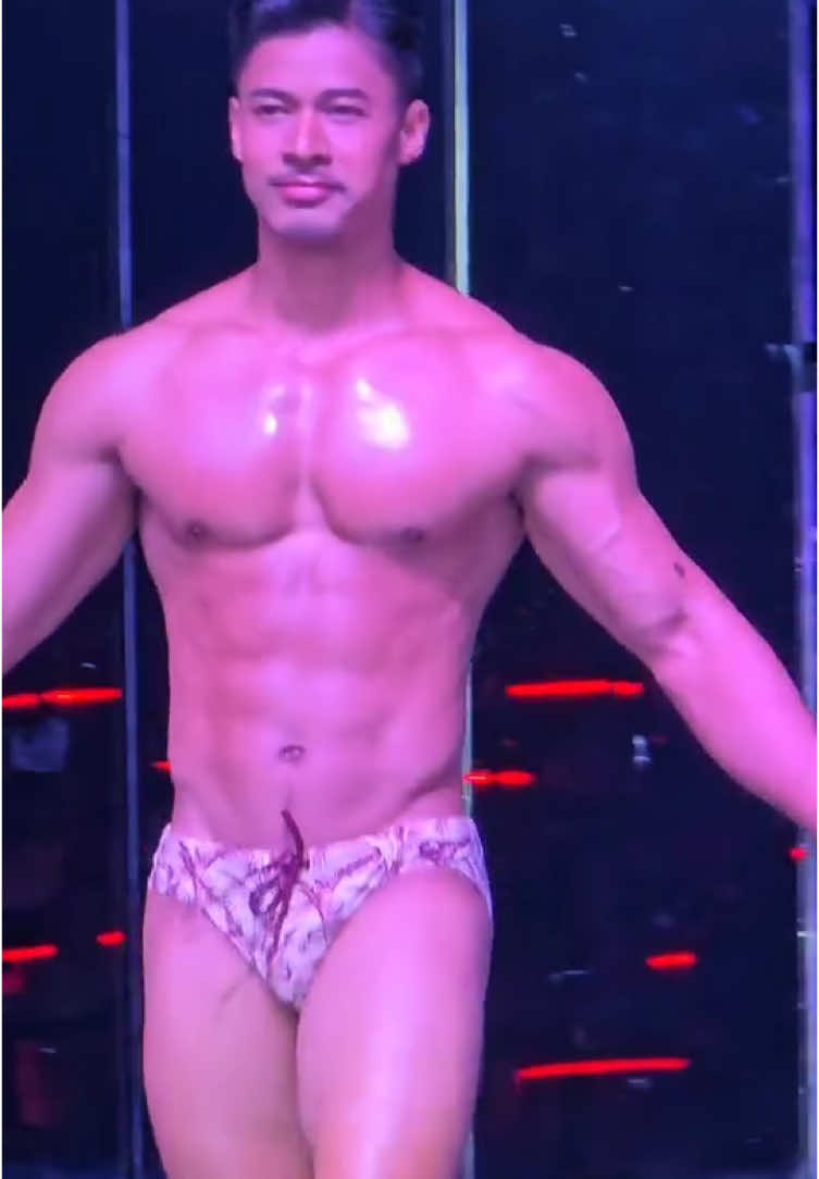 Swimwear Round in Preliminary Competition of Mister International 2024 ပွဲထဲမှာတင် ပြိုင်ပွဲဝင်အချင်းချင်း သင်ယူရင်း Confidence တော်တော်လေး ရှိလာတယ် 💪  အကောင်းဆုံး ကြိုးစားနေပါတယ် 🙏 Thank you for the video NutBP Media ❤️ https://www.instagram.com/nutbp.media?igsh=MTdxa2d6ZW1hNDBxNg== #H3IN #MisterInternationalMyanmar #swimwearround 