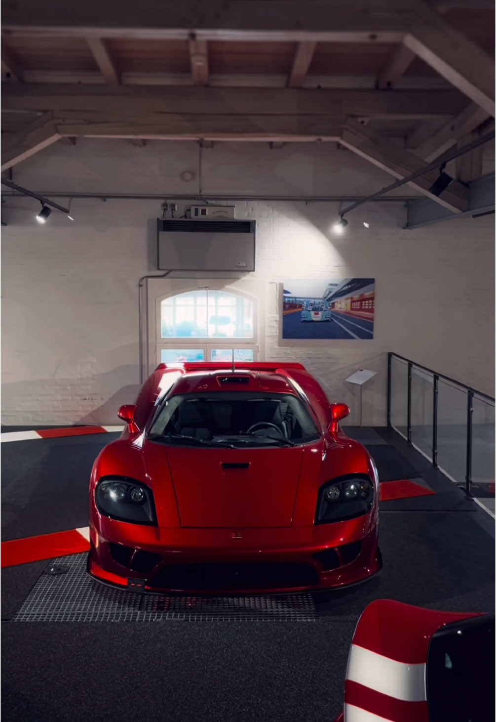 Badass😤 —————————————- W/bbg @Squeem® ,@CEDRIC®  #nielssupercarvidcomp2 @Niels® #saleen #supercar #edit #autobau #saleens7 #red #fyp #edit #handclap #handshake 