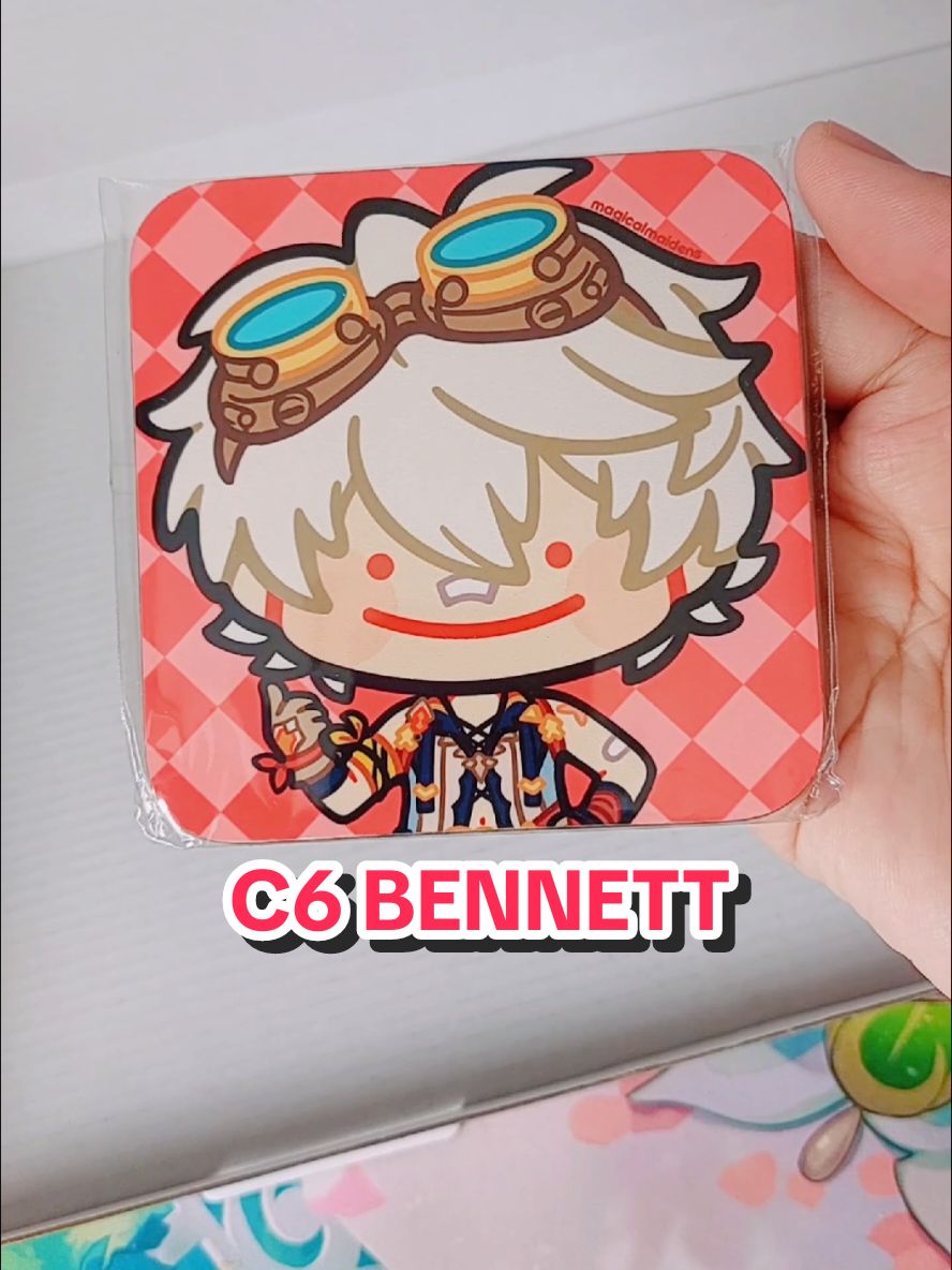 Who else has C6 Bennett?! 🙋‍♀️ kinda difficult to avoid these days actually! Lucy also got some MHA and JJK stuff :) #letspackanorder #packingorders #genshinmerch #animemerch #GenshinImpact #jujutsukaisen #bokunoheroacademia #bennysadventureteam 