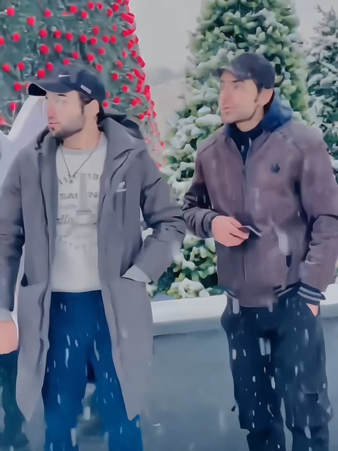 #brotherbonding♥️ #standwithkashmir #wenewerwenewer #foryou #foryoupage #virall #video #viralvideo #viralditiktok #grow #account #growmyaccount #plzunfrezemyaccount #goviral 