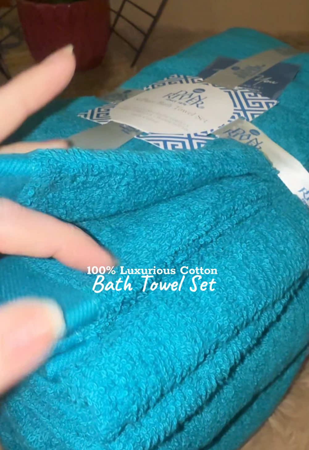 Who wouldnt get excited for some new bath towels?! 🤩✨ #bathtowel #towelset #MomsofTikTok #momtok #towel #towels 