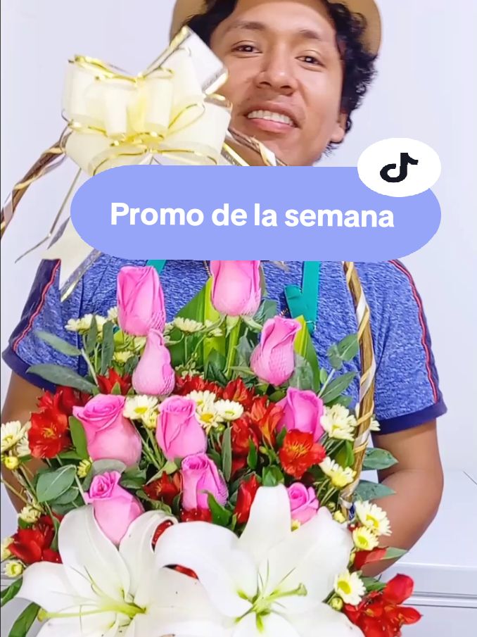 Arreglos florales en PROMOCIÓN esta semana 💐🌸🎄 📱994923737  🚚Envía hoy!  #decoracionnavideña #florerialima #flores #arreglosflorales #canasta #lima #detalles #floristeria 