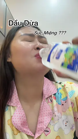 Can đảm lắm mới giám thử súc miệng bằng dầu dừa á kkkk #manmiladenreview #daudua #dauduaeplanh #dauduavietcoco #vietcoco 