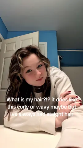 I feel like I'm delusional but I can never get rid of these curls unless I straighten it #creatorsearchinsights 