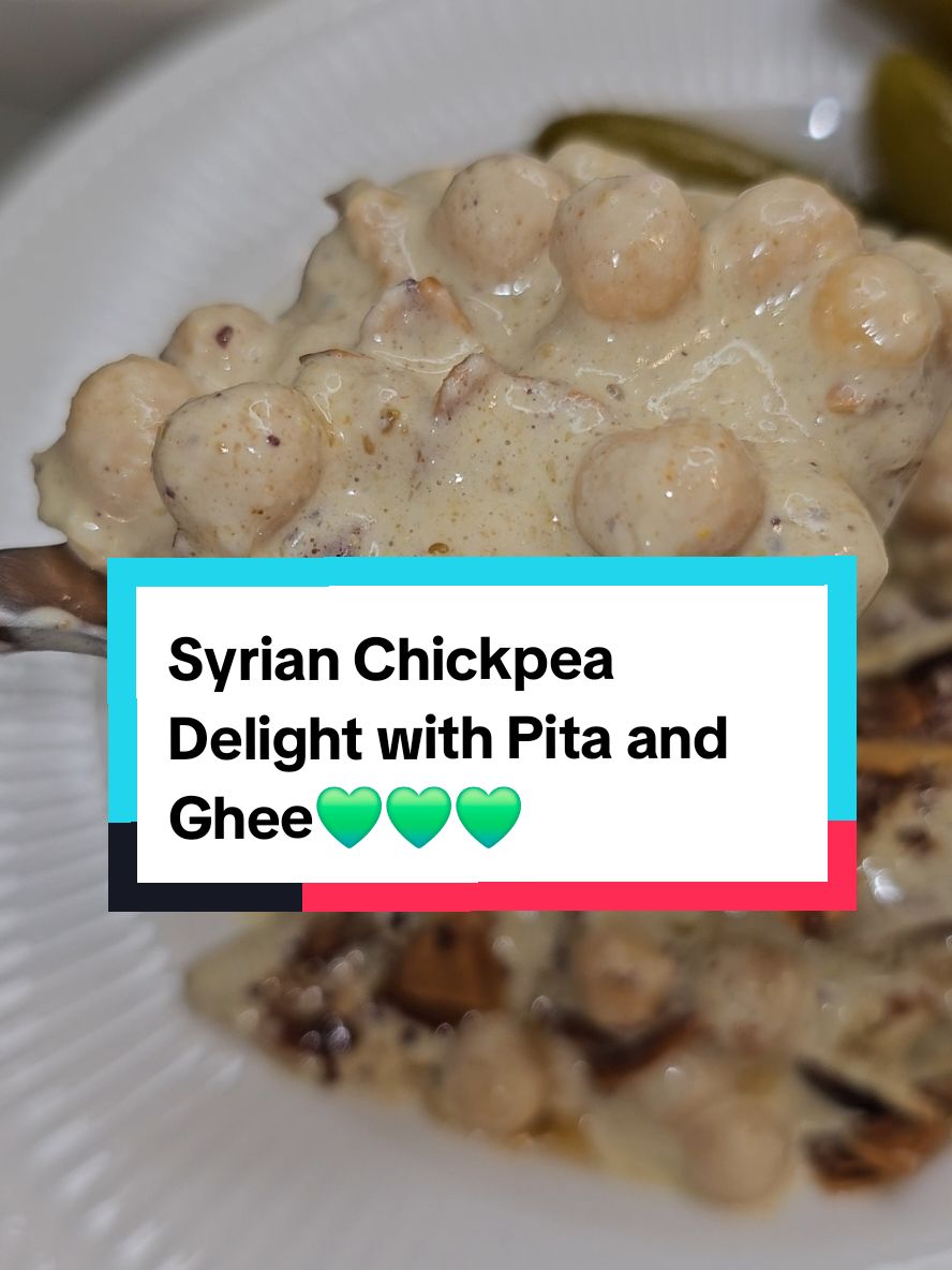 Ts'iyeh Bsamne: A Beloved Syrian Dish of Chickpeas, Pita Bread, and Ghee, Made with Love and Bold Flavors Unique to Each City💚💚💚 #syria #syrian #syriaisfree #delicious #damascus #شام #تسقيه_بسمنه #تسقيةشامية  #fyp #fypシ #explore #اكسبلور 