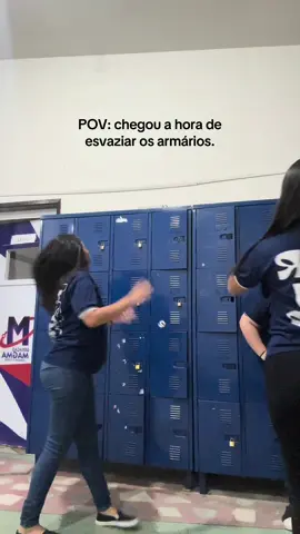Vamos sentir saudades dessa bagunça nos armários. De falar “pega meu livro no meu armário pfv” ou “professor vou pegar meu caderno no armário viu?!” enfim… foi mais rápido do que imaginamos. #terceirao #escola #foryou 