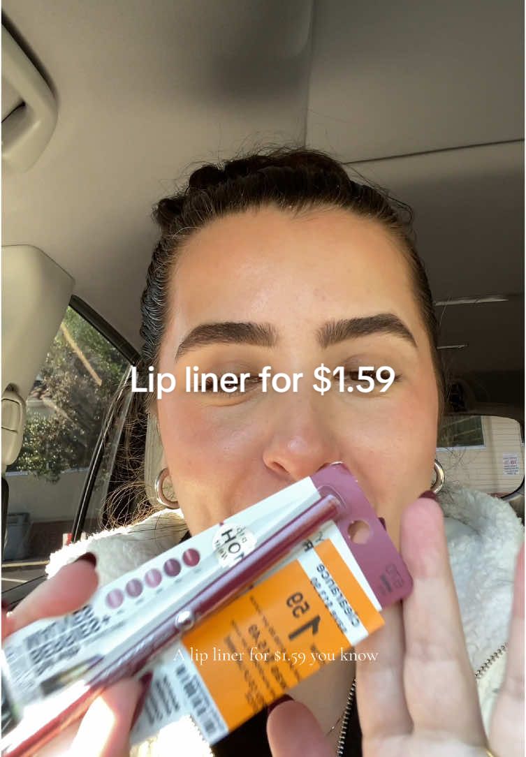 Don’t sleep on @Walgreens clearance section #fyp #foryoupage #nofilter #albanian #makeup #beauty #holidayglam #affordablemakeup #drugstoremakeup #walgreens #lipliner @revlon 