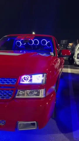 #fypシ #cardaudio🔊 #fypシ #paratii #trucks #chevysilverado #lowtrucks 