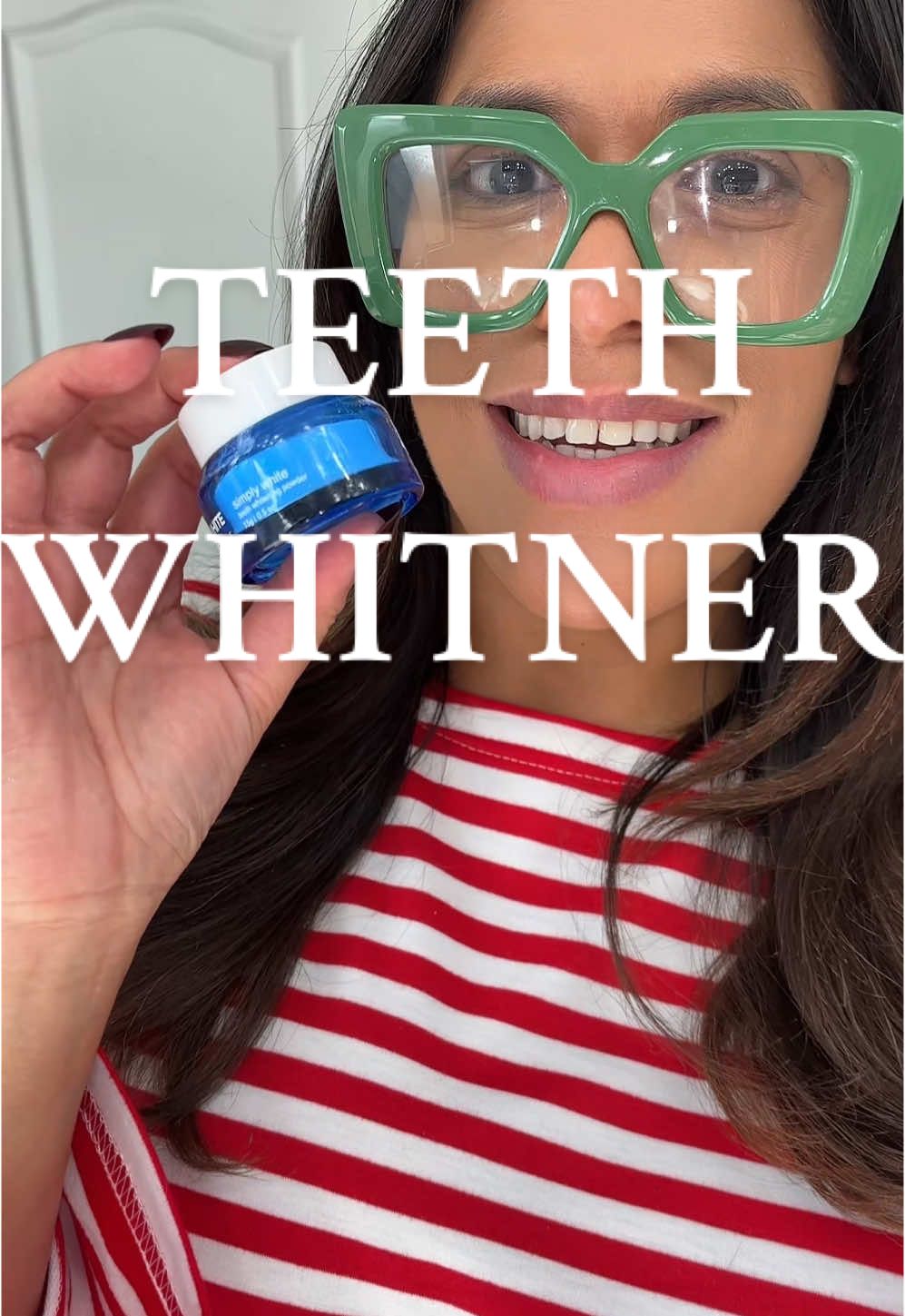 Veneers in a bottle 🦷✨ #teethwhitening #whiteteeth #veneers #newyearnewaura #TikTokShopHolidayHaul 