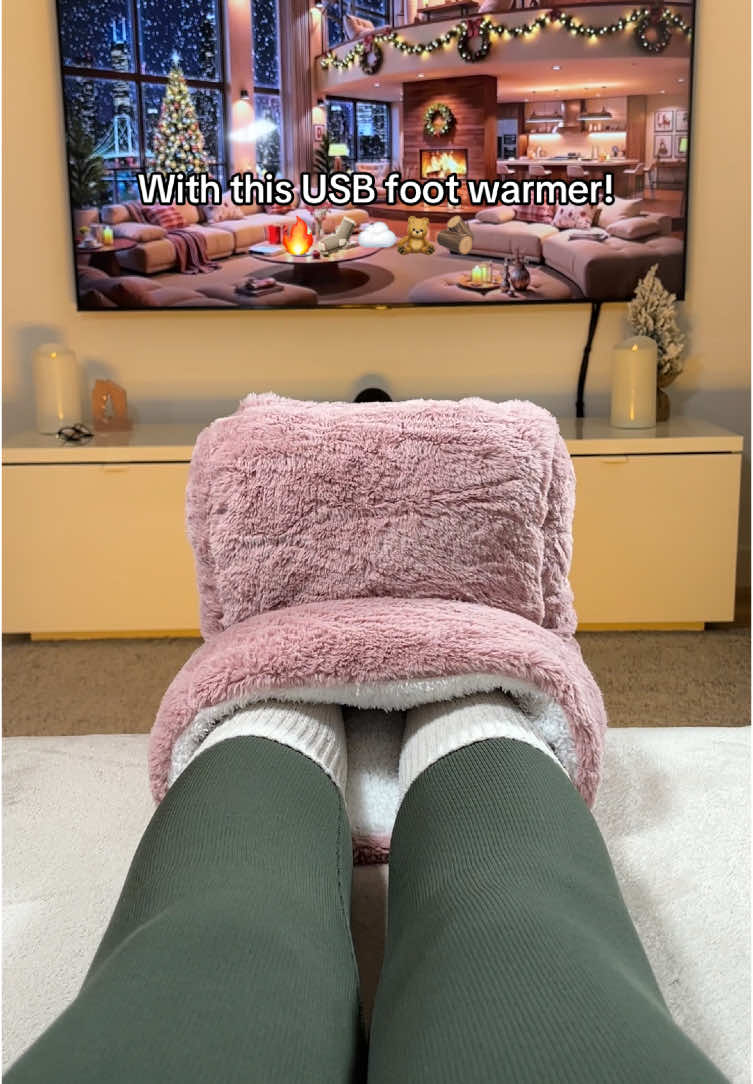 😱 USB Heated Slippers – The Cozy You Deserve 🧦❄️ #cozy #footwarmer #comfy #slippers #cozyathome #cold #winter #chill #wintervibes  ➡️ Winter sucks, but your feet don’t have to. These USB heated slippers keep you warm while you enjoy your fave TikToks, crush your game, or snuggle up on the couch. Cozy vibes guaranteed! 🔥✨🧦☁️🔥