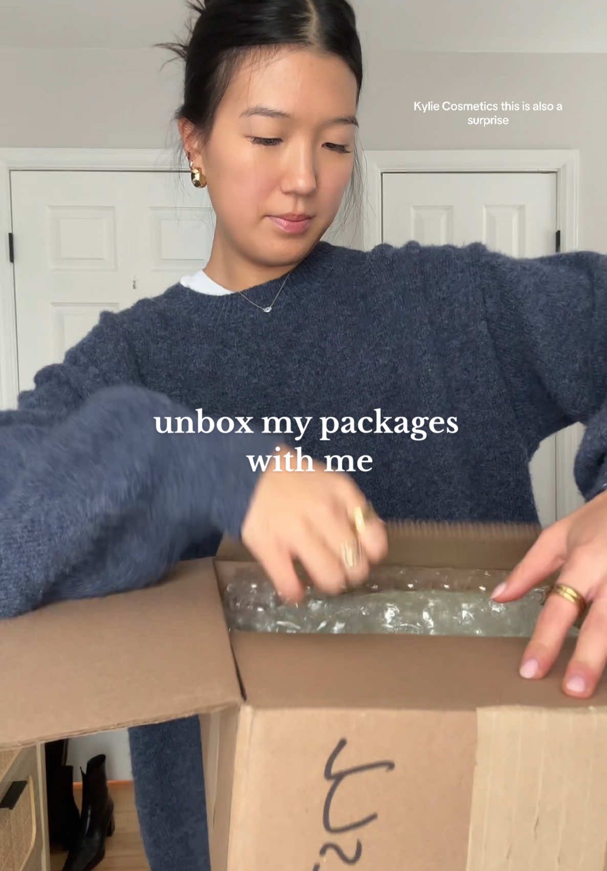 super delayed black friday/cyber monday unboxing ! @gap is too good recently #unboxing #gap #aritzia #winterfashion2024 