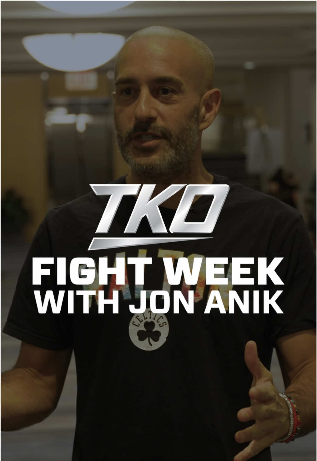 Go behind the scenes with UFC on-air commentator Jon Anik during a UFC PPV fight week! 🔥🎤