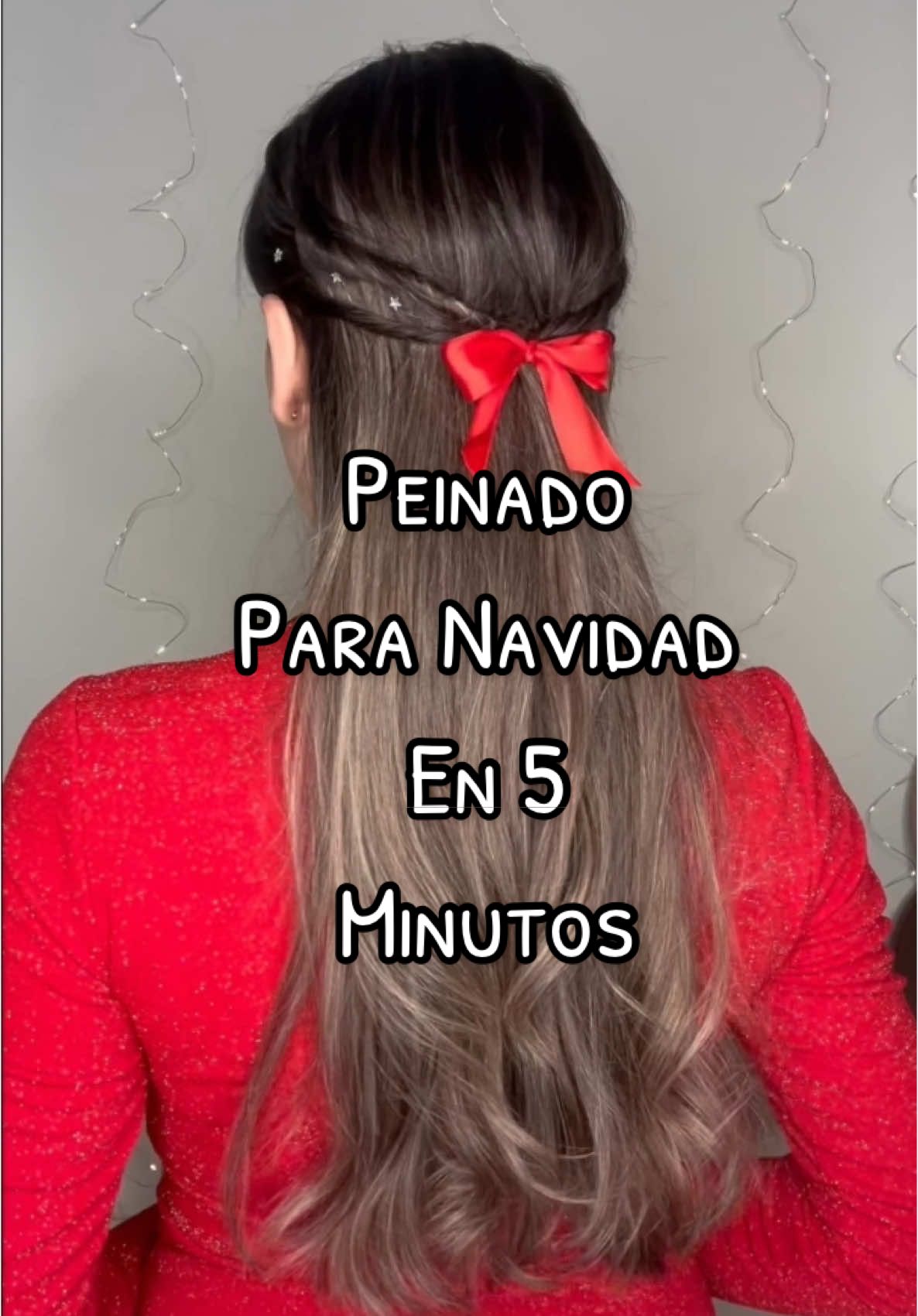 En este tutorial te dejo un peinado para Navidad listo en 5 minutos❤️ Prieba este peinado tanto si tienes media melena como si tienes el pelo largo, te quedará genial❤️ En mi perfil tienes mas peinados rapidos y fáciles para cualquier ocasión ❤️ #peinados #contentcreator #creadoradecontenido #peinadosfaciles #hairstyles #easyhairstyles #christmashair 