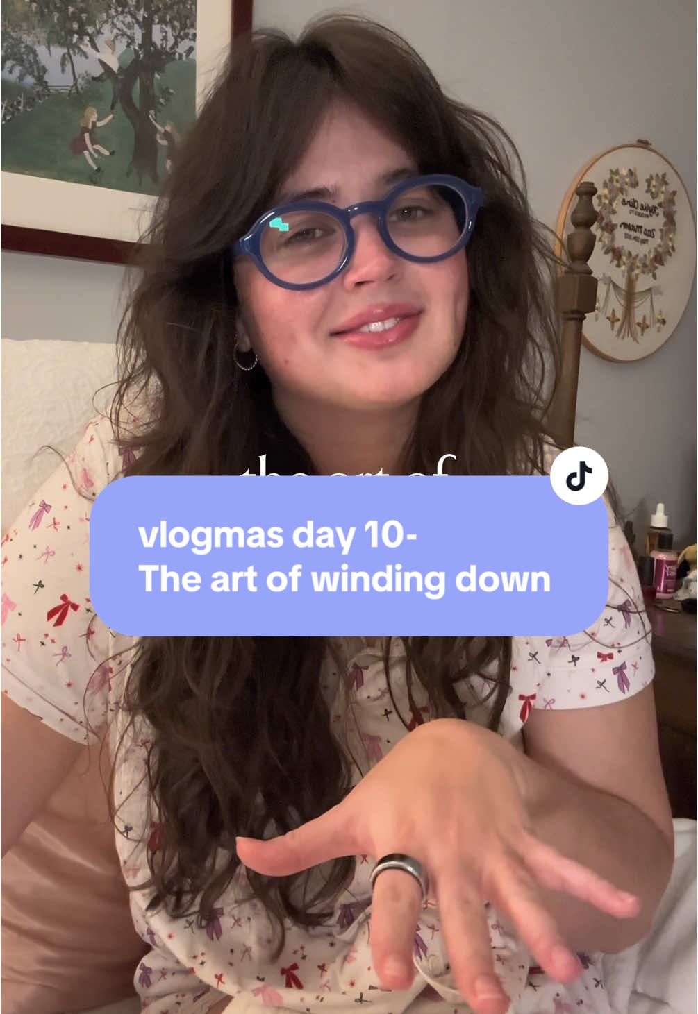 First born daughters, this one is for you 😗✌️ Todays vlogmas is actually a wellnes podcast episode lol. #nighttimeroutine #wellness #Vlogmas #routine #windingdown 