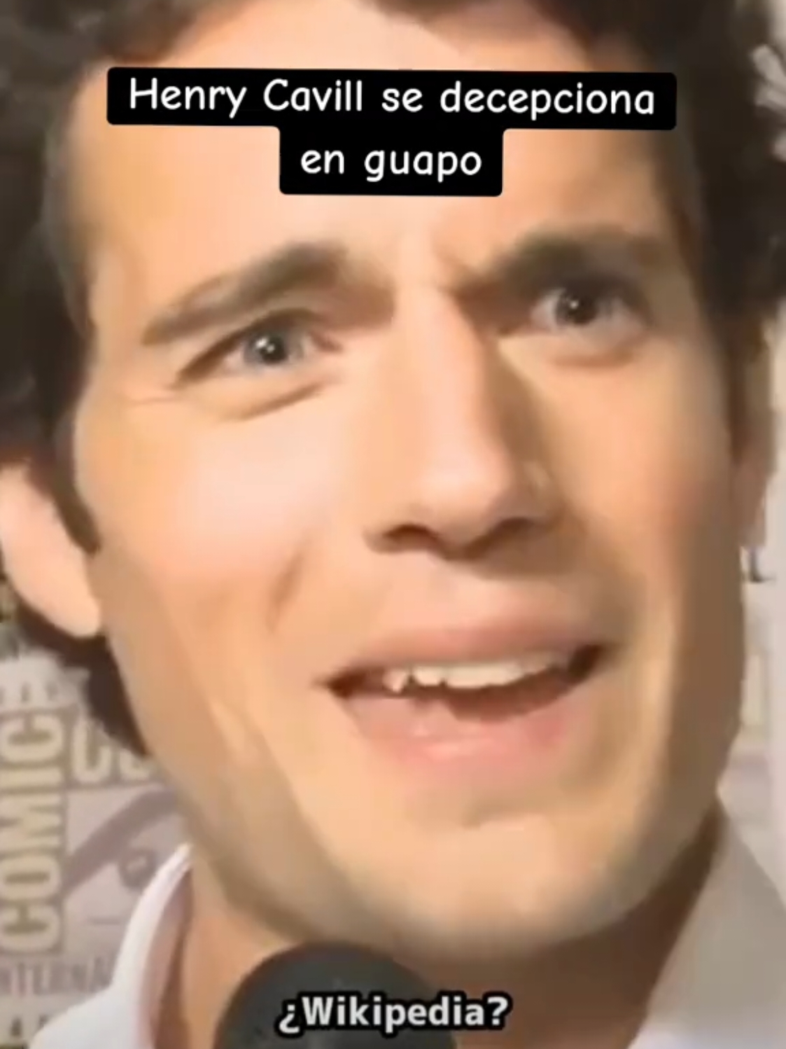 Henry Cavill decepcionándose en guapo por el uso de Wikipedia como fuente de información #henrycavill #wikipedia #hollywood #reaction #entretenimiento #entretenews #fyp #parati 