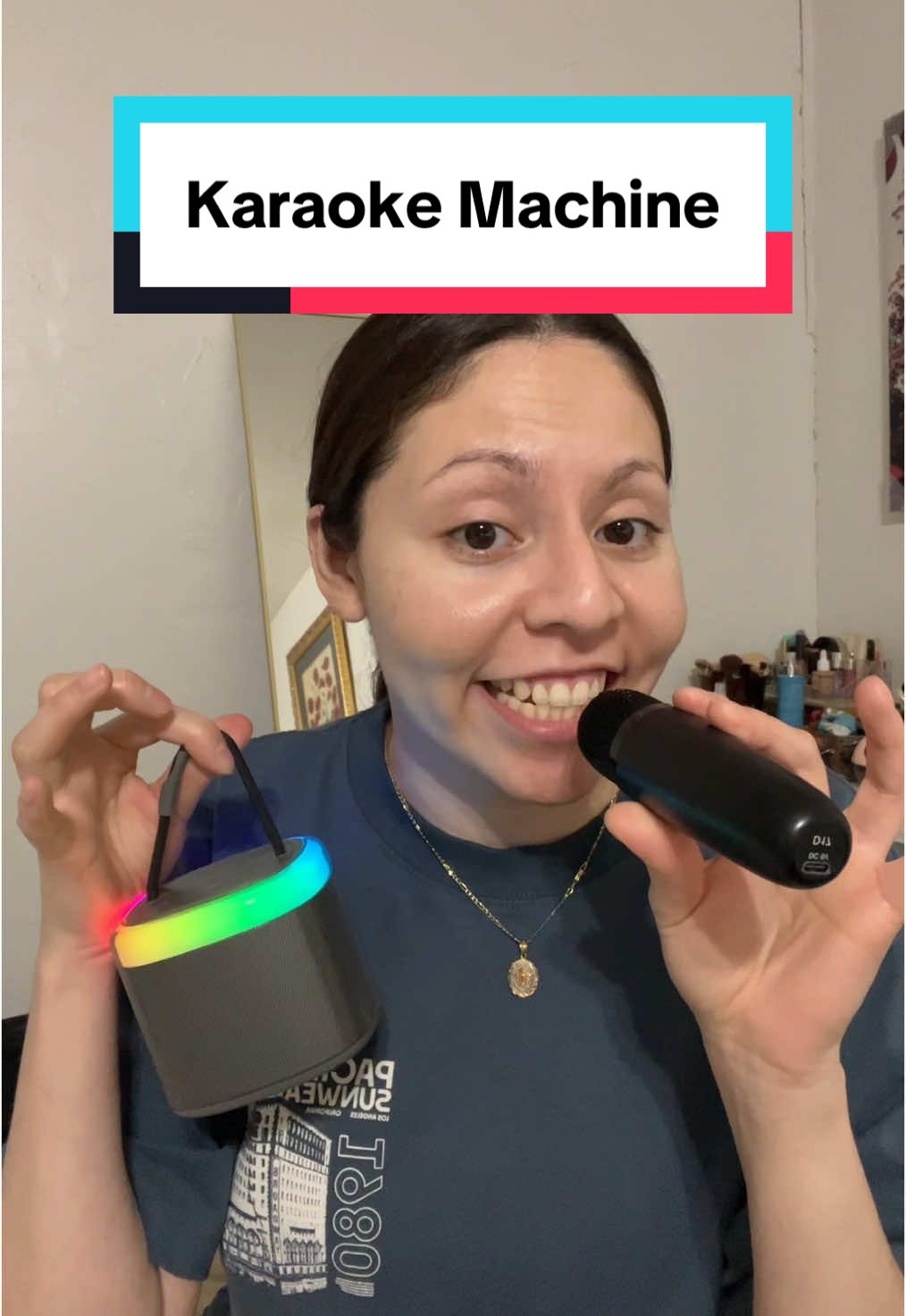 Un karaoke machine para cantar con tus niños esta navidad! 🎄 La agarre en tiktok shop, se las dejo abajo en carrito anaranjado #karaoke #minikaraoke #minikaraokemicrophone #minikaraokespeaker #jyx #carkaraoke #TikTokShop #tiktokshopfinds #treasurefinds #falldealsforyou #holidayhaul #giftideas #christmasgiftideas #christmasgift #giftsforher #giftsforhim #giftsforkids #giftideasforkids  