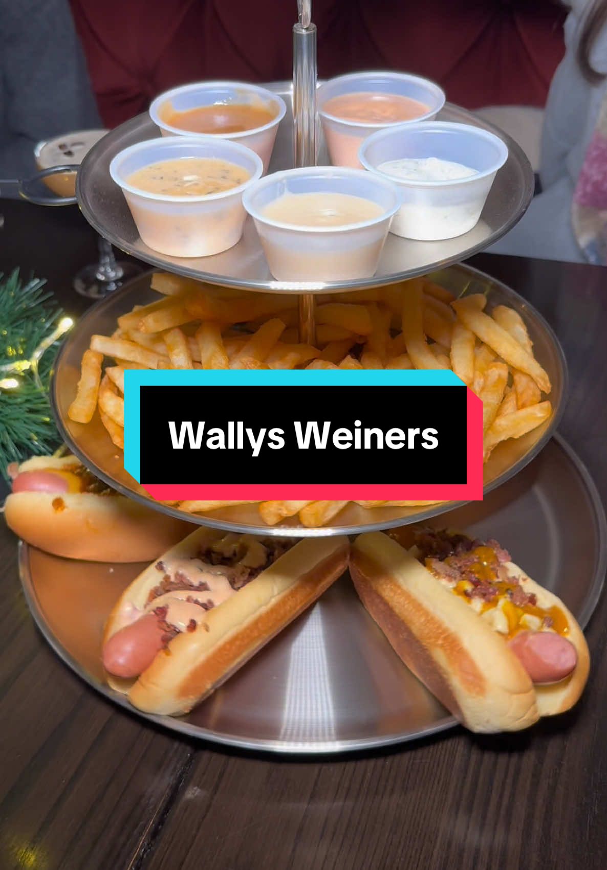 The Best weinies and martinis #eats #martini #hotdog #newport 