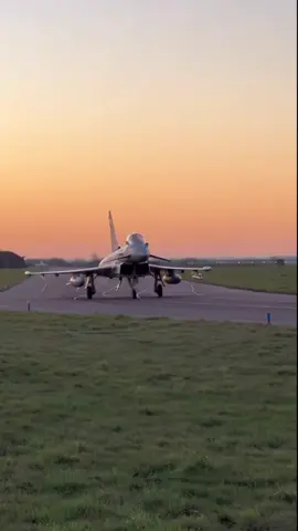 TYPHOON#fyp #xyzbca #fighterjet #eurofightertyphhoon #militaryjet #aviation #eurofighter2000 