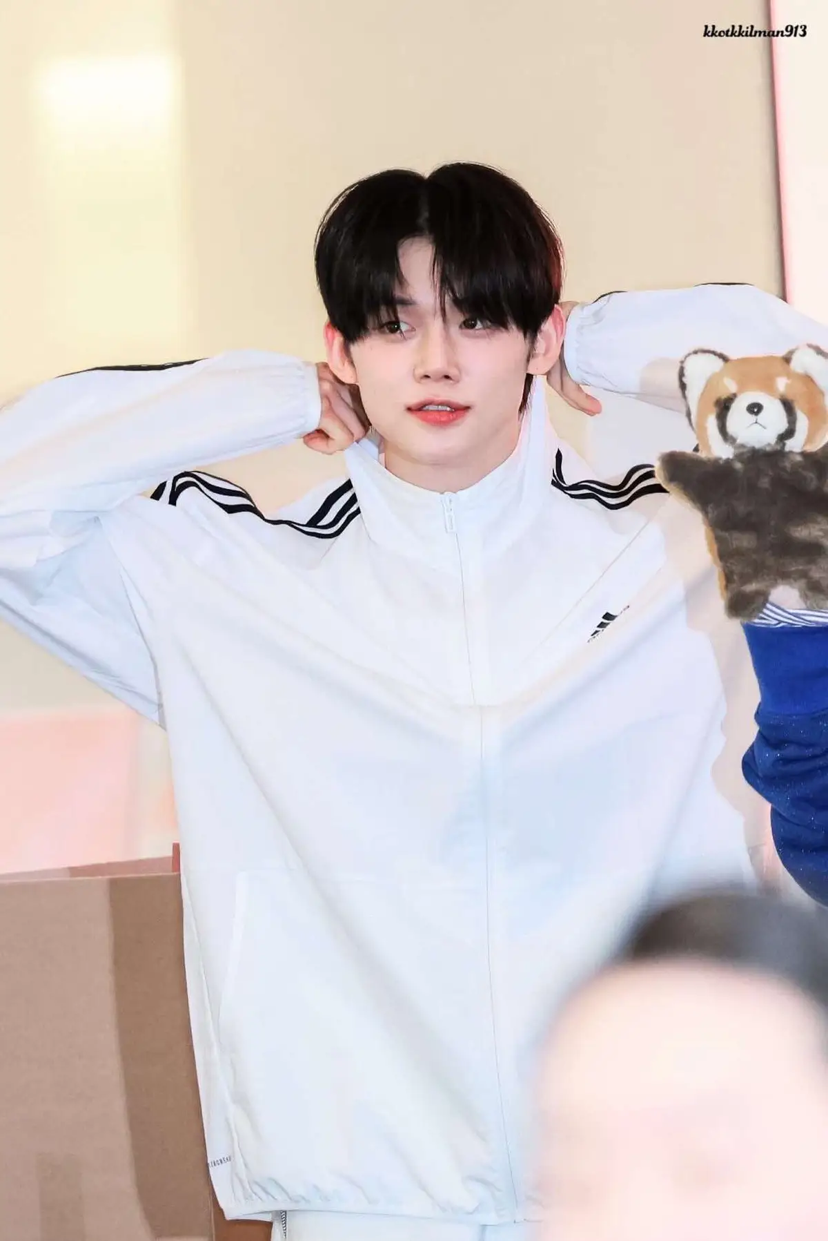 YEONJUN & ADIDAS vẫn là một thứ gì đó rất cuốn (Cái ảnh này tớ lục lại trong kho ảnh nha) @TOMORROW X TOGETHER @adidas #yeonjun #txt #adidas #xuhuongtiktok 