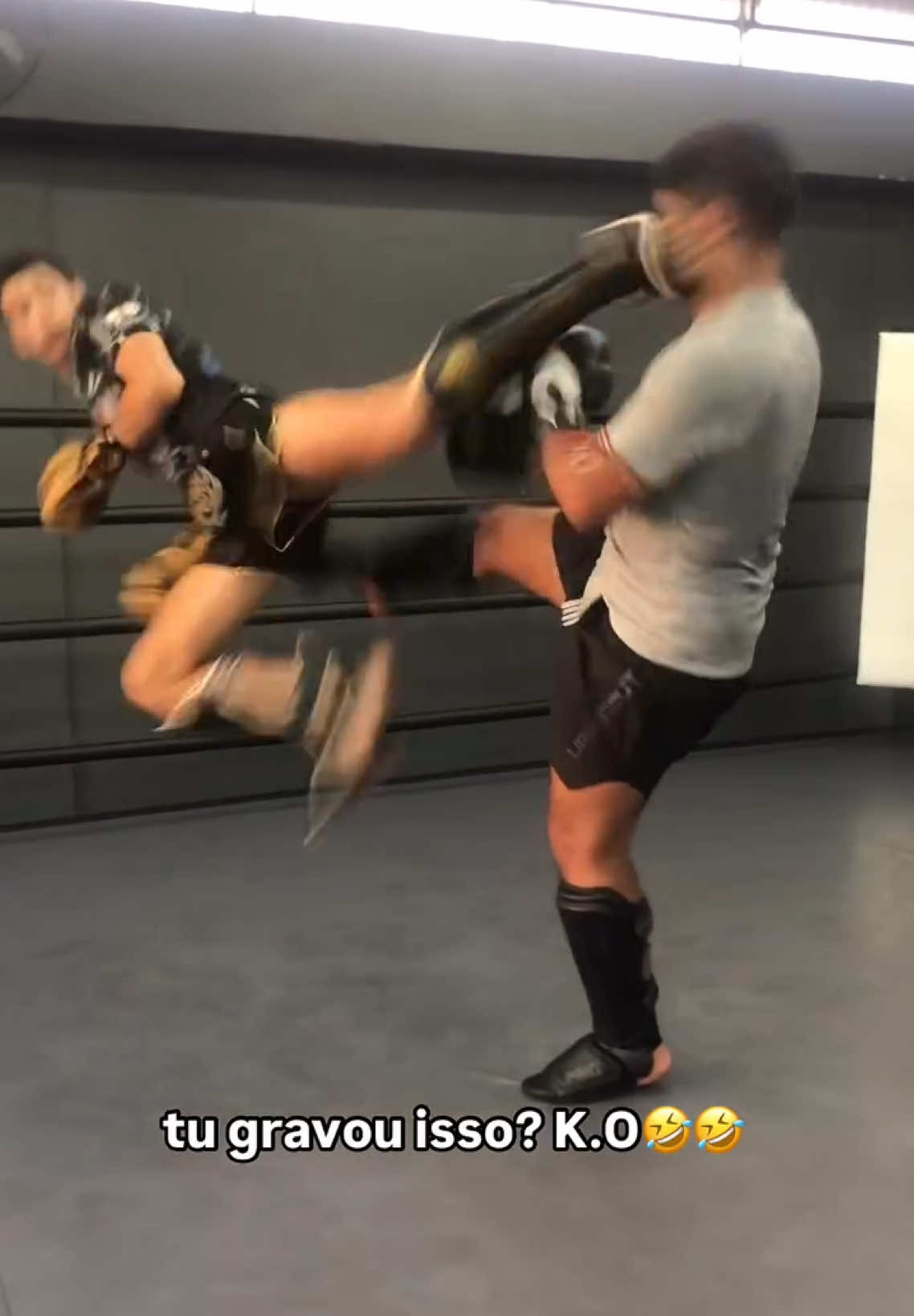 minha reação foi a melhor kkkk #fyp #viralvideotiktok #humortiktok #muaythai #lutador #Funk 