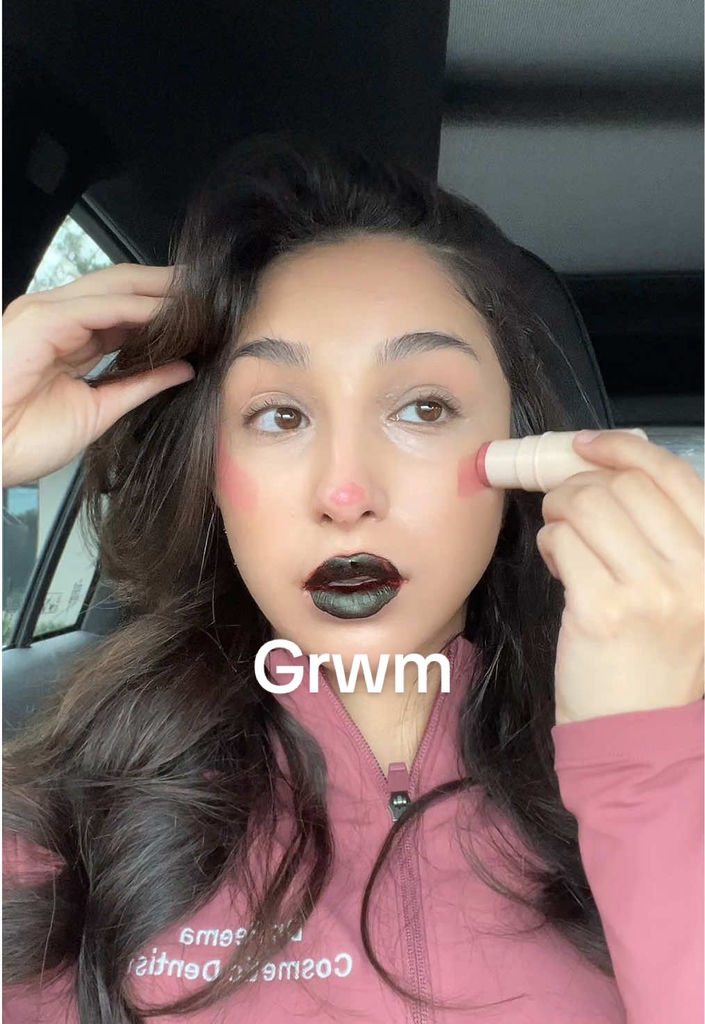 My everyday work makeup is such a good natural “no makeup- makeup” look 🎀 love me some car makeup therapy #carmakeup #nomakeupmakeup #naturalmakeup #everydaymakeuproutine #lipstain #creatorinsightsearch #grwmmakeup #glowymakeup #ArabTikTok #arabmakeup 