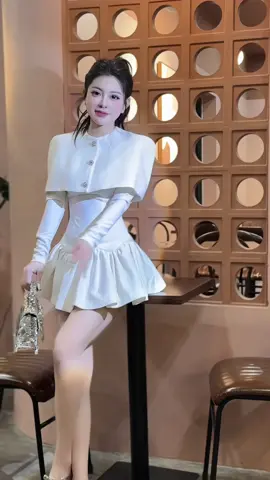 “Yêu người khác thì nên có chừng có mực. Nhưng yêu bản thân thì phải tận tâm tận lực” #xuhuong #noel 