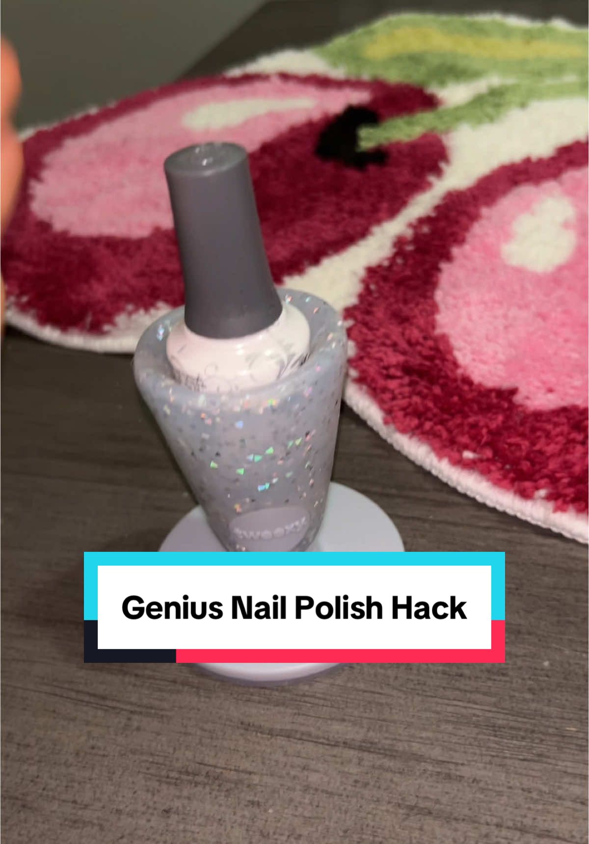 This nail polish holder was such a smart idea! #SelfCare #beauty #selfcarefinds #giftguide #tiktokshopblackfriday #giftidea #giftforher #tiktokshopholidayhaul #NewYearNewAura #tiktokshopcreatorpicks #stockingstuffer #stockingstufferidea #makeup #nailpolish #giftforgirls #beautyhack #girlhack #christmaspresentidea 