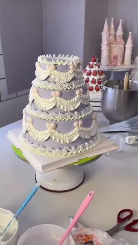 3 layer purple cake #fyp #cakedecorating #chritmascake #christmastree #3layercake #weddingcake #purplecake 