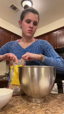 Come bake sourdough cookies with me 🍪🥛#sourdough #sourdoughstarter #baker #baking #bakertok #sourdoughbaking #cookiedough #cookiesoftiktok #foryoupage #fyp 