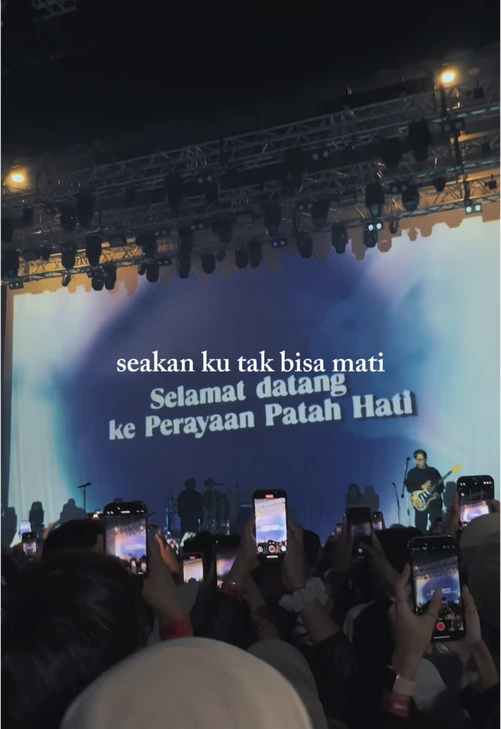 Perayaan patah hati untuk hati yang telah mati, #forrevenge #serana #jakarta #zeppkualalumpur #concert  #galau #fyp 