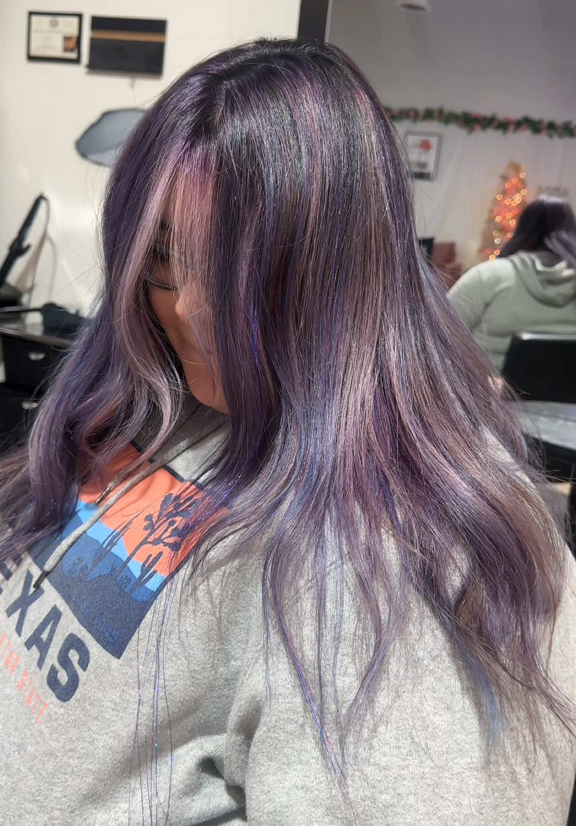 A purple vibe 👾 🍇💟 DM TO BOOK  #forworthhairstylist #dfwhairstylist #dfwsalon #fortworthsalon #purplehair #hairtinsel #althair #dfw #fortworth #althairstylist #fortworthblonde #dfwhairextensions #fortworthhairextensions #vividhair #vividhaircolor #vividhairstylist #fyp #hairinspo #purple @COLORTRAK @Pulp Riot Hair @Olaplex @K18 Hair @Fort Worth Love List #pravana @pravana @framar @Joico Hair Care @amika #hair #hairtok #hairstyle #hairstylist @Monica Gonzalez 