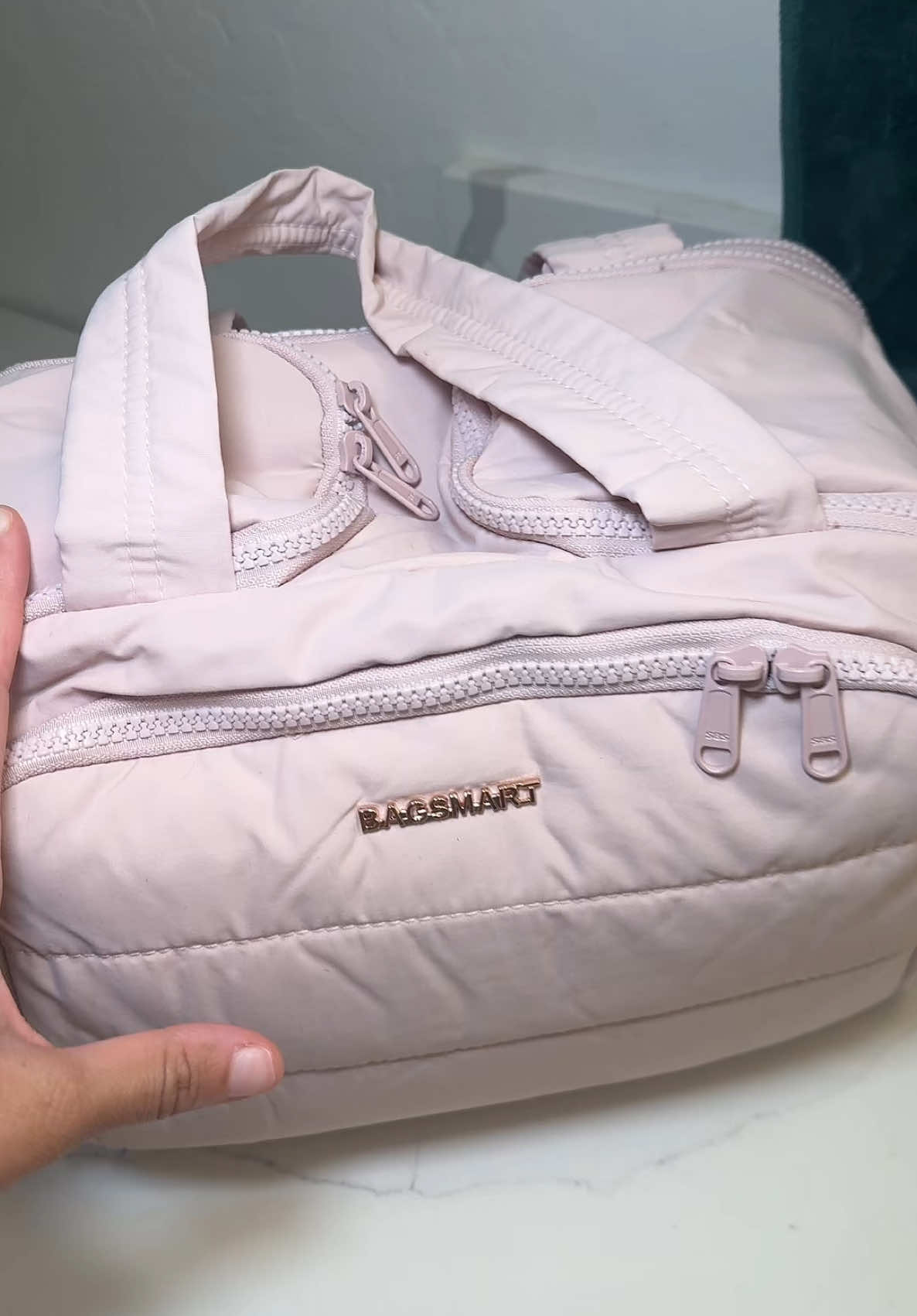 Packing has never been easier 😩🙏🏽 if yall like to travel and dont have a toiletry bag, YOURE MISSING OUT! This is a must have for traveling🥹💕 @BAGSMART #bagsmart #toiletrybag #travelmusthaves #traveltiktok #travelhacks #packingtips #bagsmarttoiletrybag #tiktokshopholidayhaul 