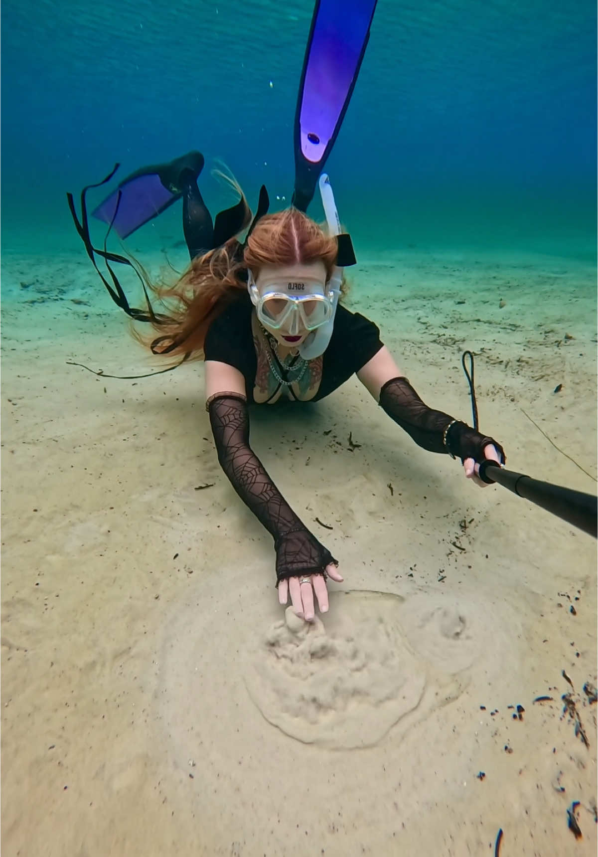 Sand boils 😍💘 #sandboils #underwater #freediver #freediving #goth #alt 