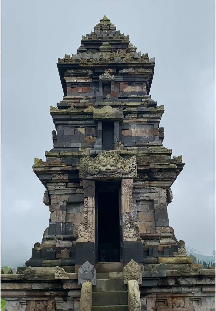 Tebak nama candi, yang salah harus ke Dieng✨