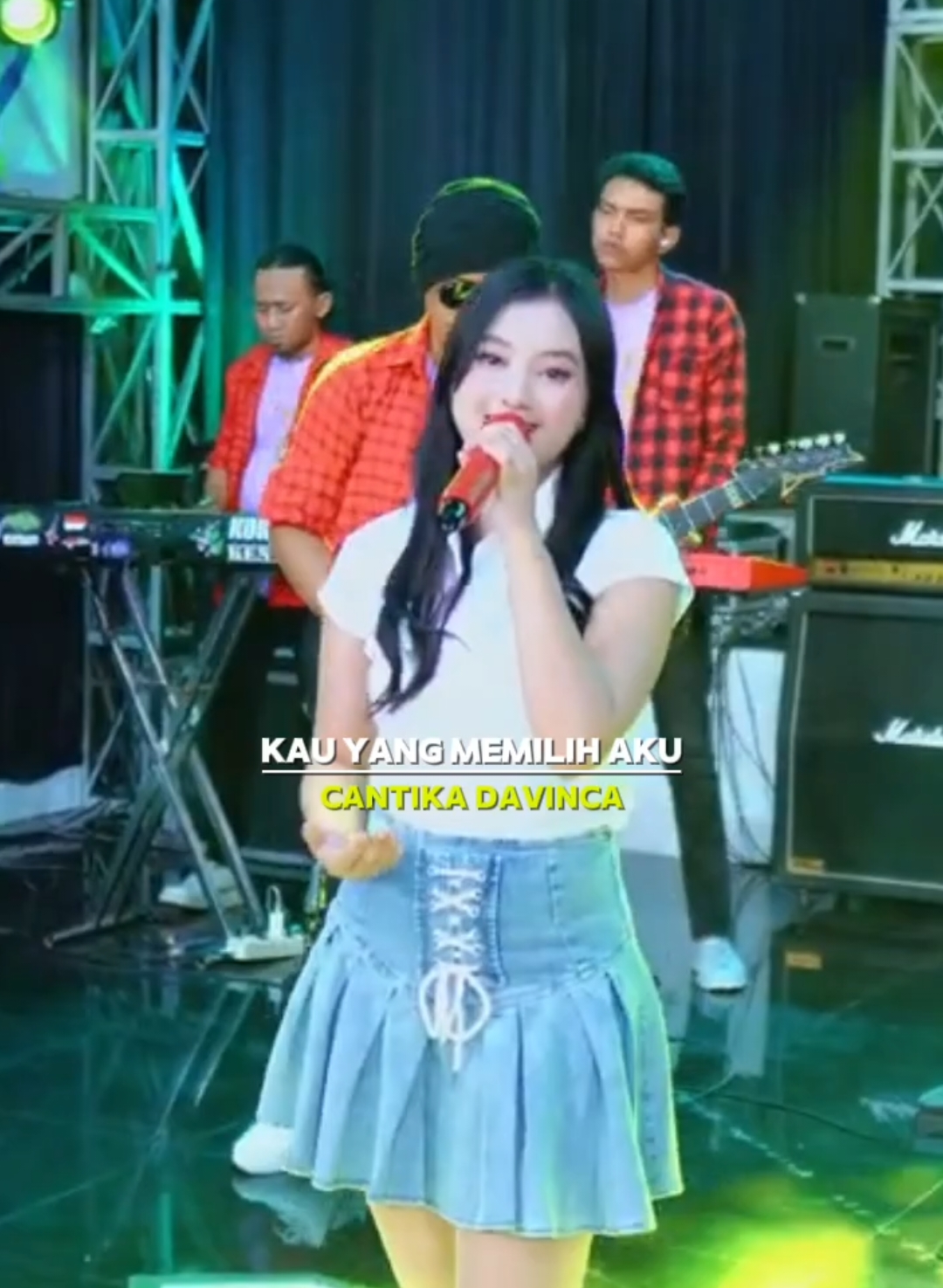 Cinta tak pernah sesakit ini, Cinta tak pernah seperih ini Yang aku minta tulus hatimu, Bukan kau curangi aku TITLE : KAU YANG MEMILIH AKU VOCAL : CANTIKA DAVINCA YTC : WARNA WARNI MUSIK #zaxepreels #kauyangmemilihaku #cantikadavinca 