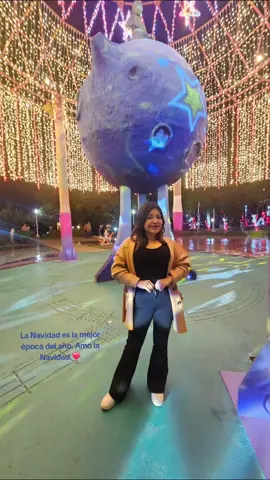 Amo la Navidad, ¿y ustedes? Tiempo de dar amor, cariño, felicidad etc. Les mando un abrazo 🤗 🎄🎄✨️ #Navidad  #diciembre  #girls #outfit  #look #Amor #amistad #Amigos  #time #enamorada  #christmas #nigthvibes  #elsalvador🇸🇻 #teamwork #teamworkmakesthedreamwork 