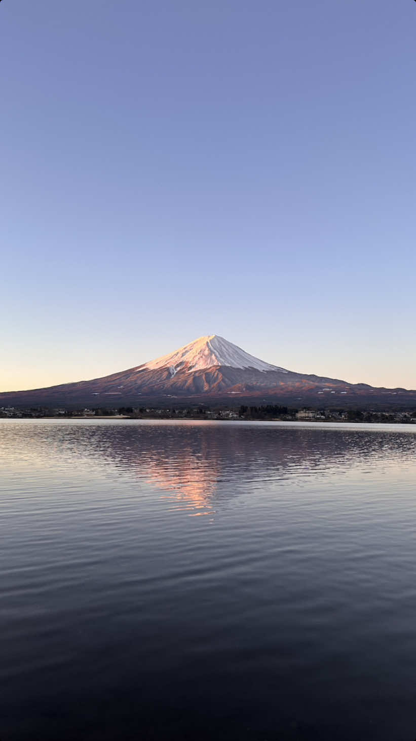 Felt so surreal seeing 📍Mount Fuji in real life 🥹 Spent 4D3N in Kawaguchiko and was lucky enough to catch a glimpse of her on the last day #mtfuji #mountfuji #mountfujijapan #sgtravel #japan #fujisan #fyp #fypage #fyppppppppppppppppppppppp 